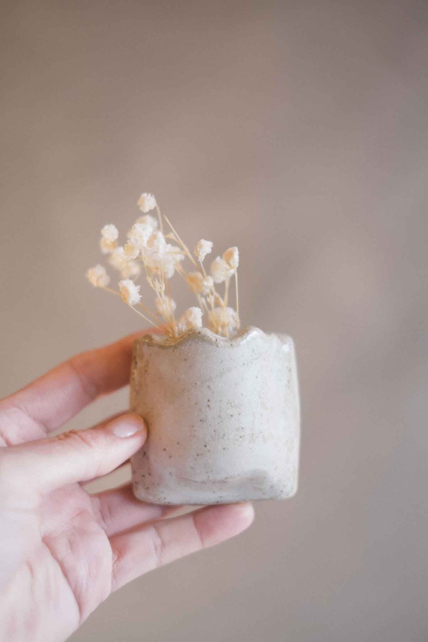 Magnetic Tiny Vase — Soft White