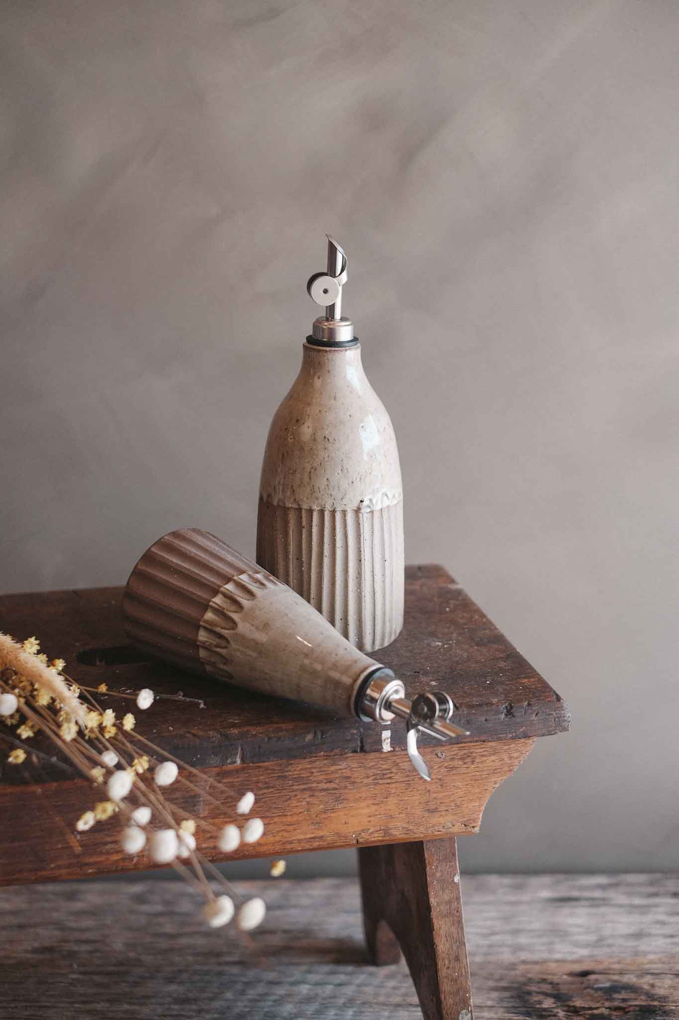 Regular Carved Oil Pourer