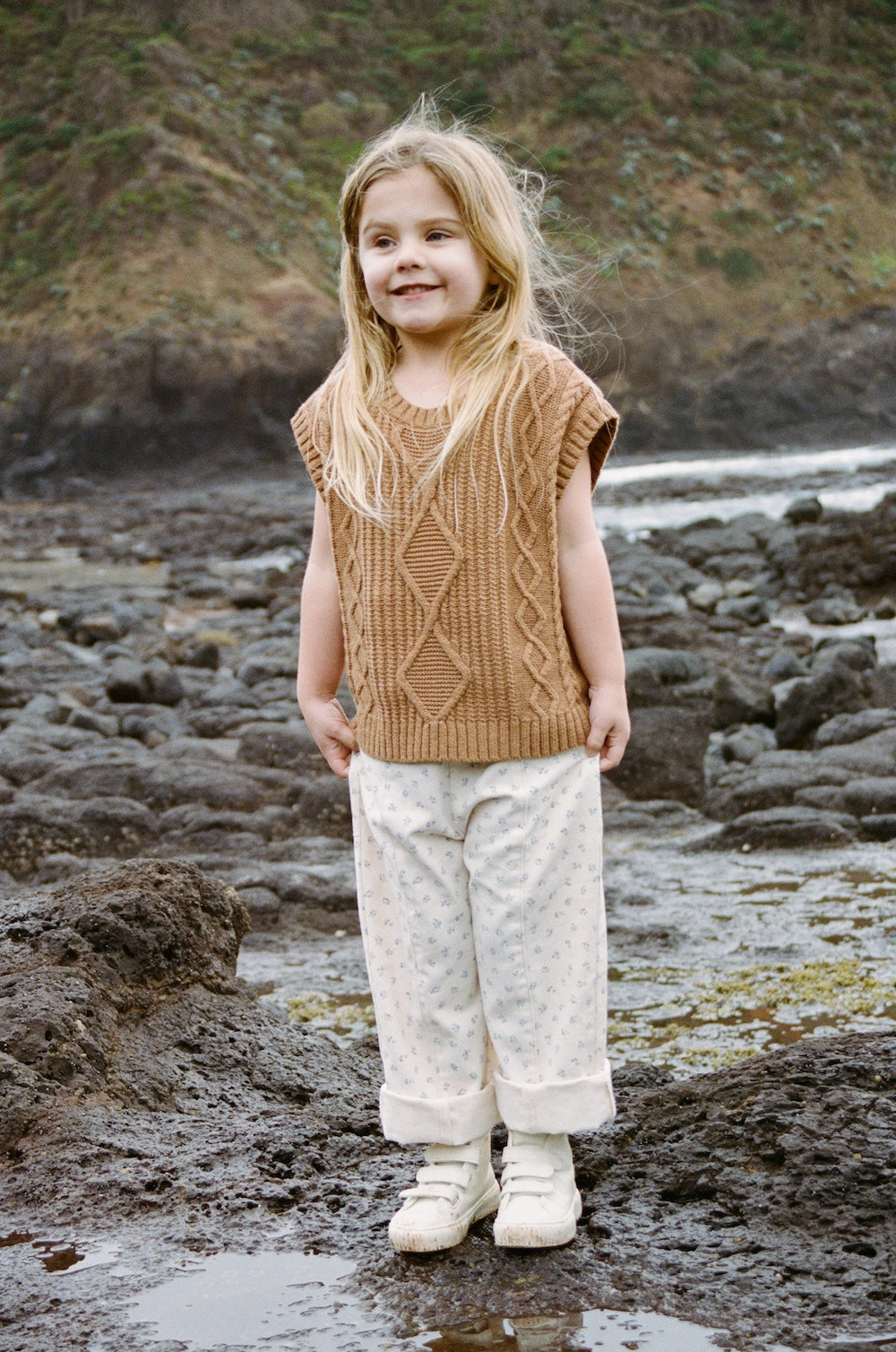 Chunky Cable Knit Vest - Toast
