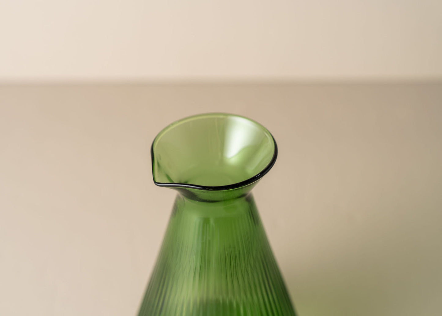 Kairos Angular Carafe | Green