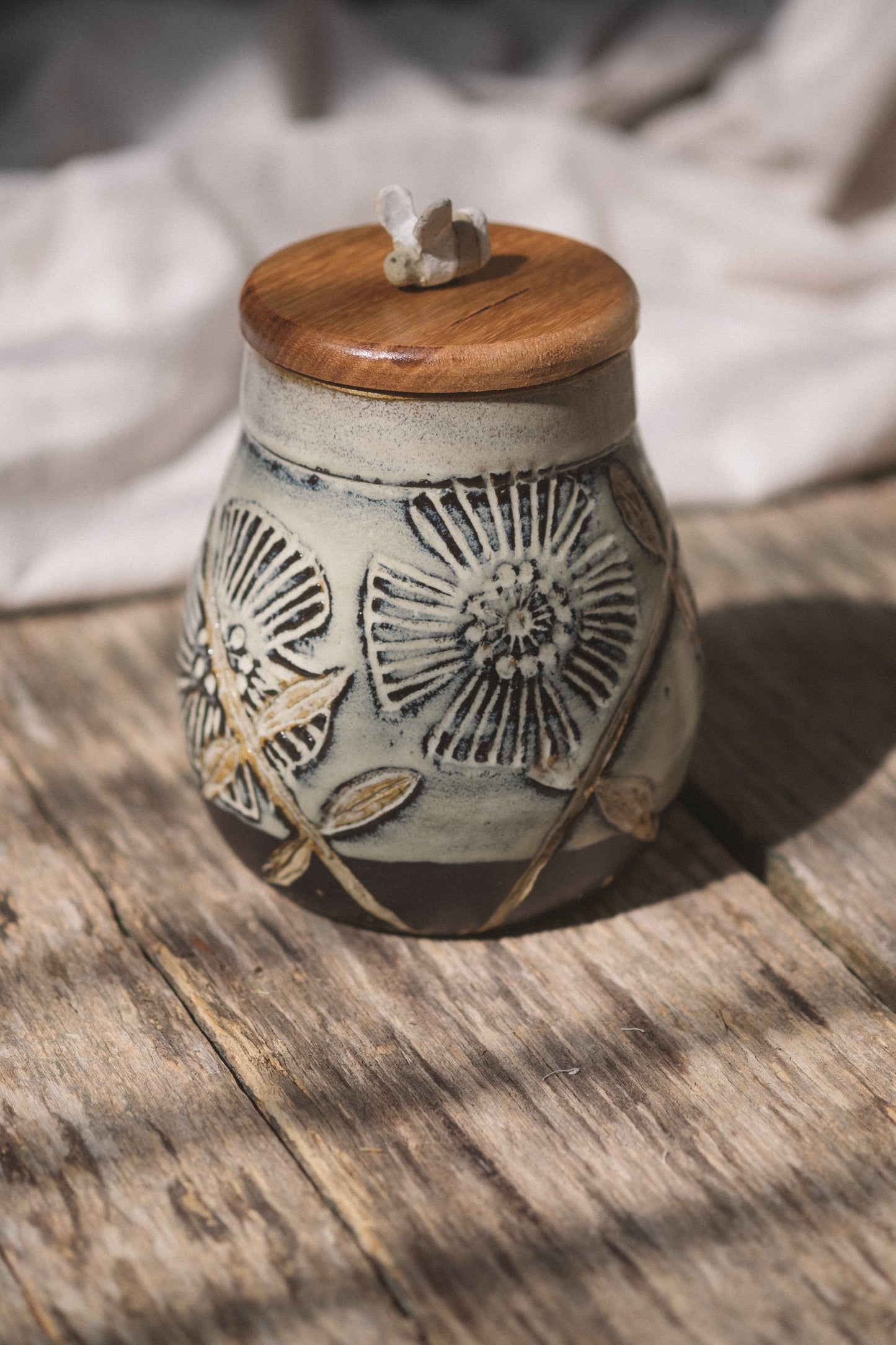 Flower and Bee Jar with Tas Oak Lid