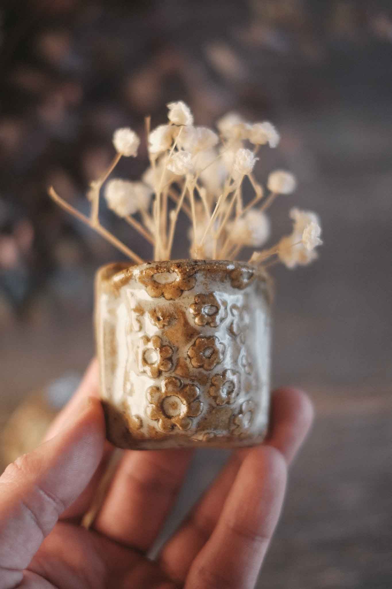 Magnetic Tiny Vase — Cream Pattern