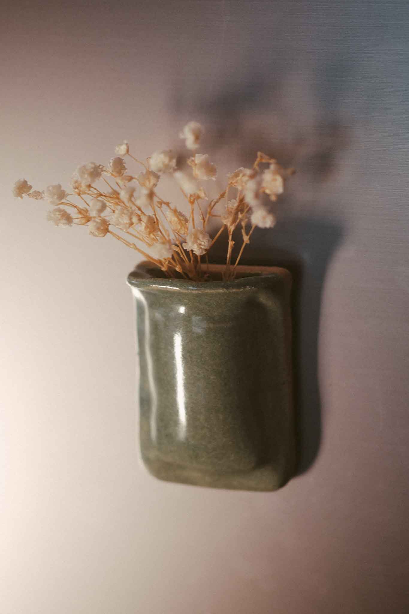 Magnetic Tiny Vase