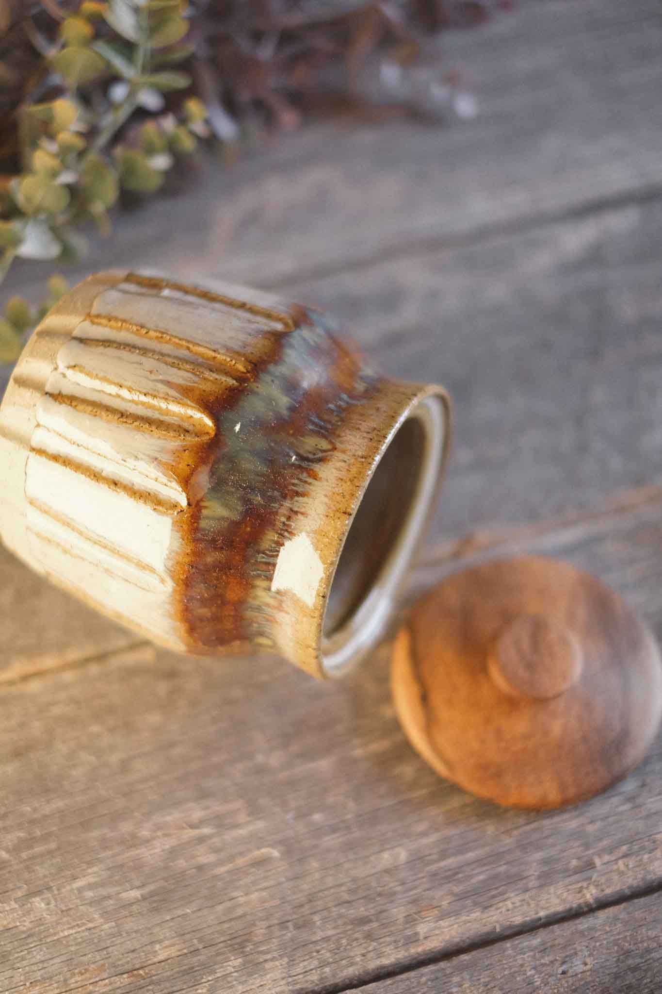 Large Jar with Blackheart Sassafras Lid 14cm x10cm