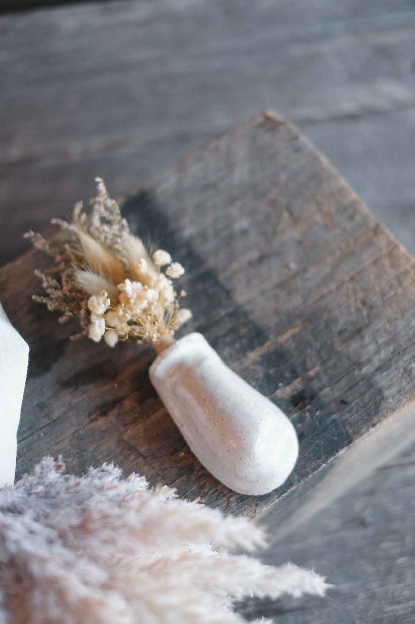 Magnetic Tiny Vase — White