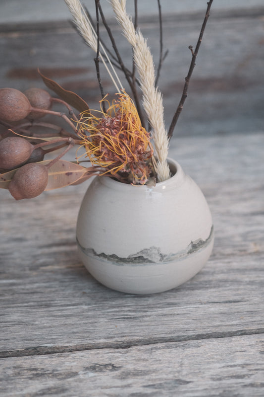 Terre De Diemen Moon Jar Vase