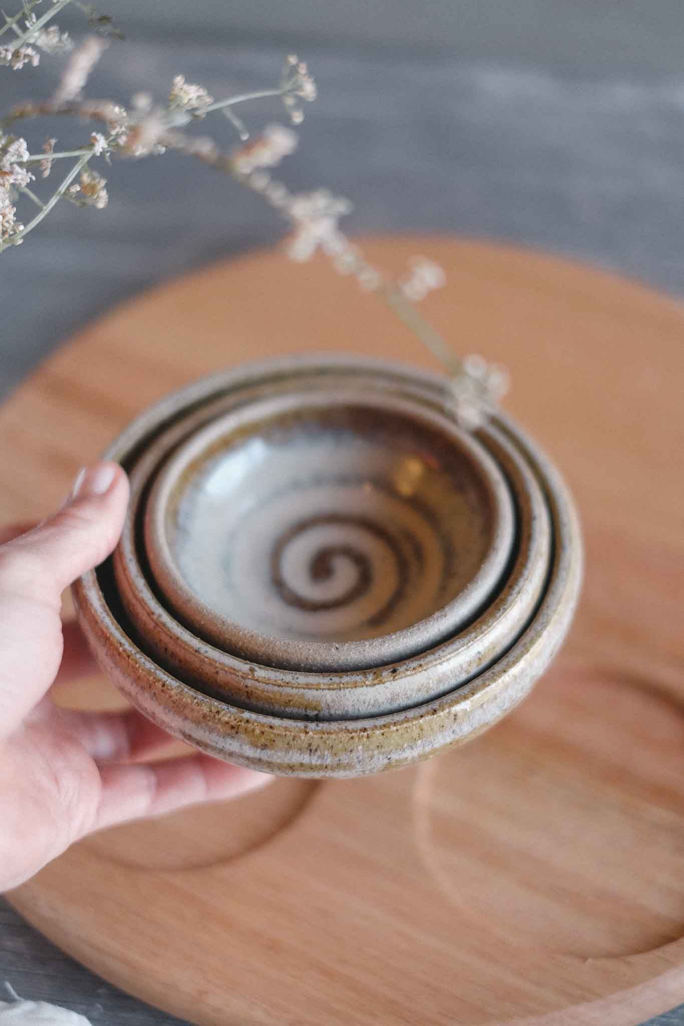Tasmanian Oak Charcuterie Board w/ 3 Wild Clay Serving Bowls — Round 33cm