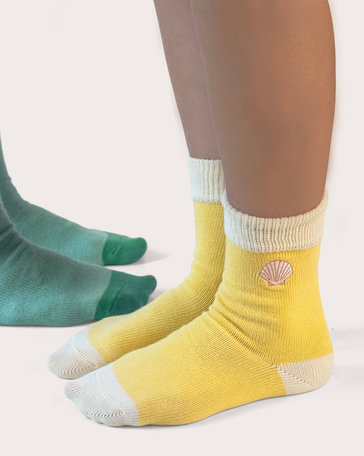 Scallop Shell Socks: Small/Medium