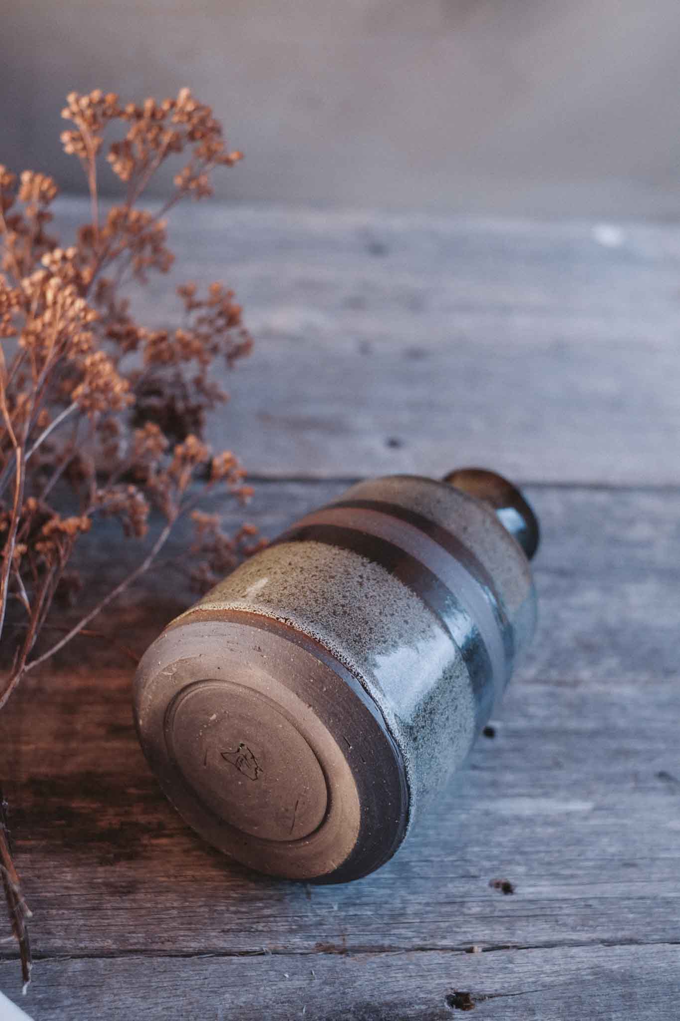 Tea-Dust Vase