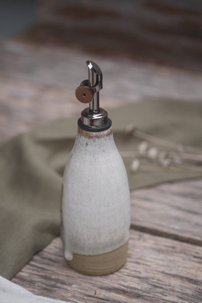 Wild Clay Oil Cruet – Handcrafted Elegance