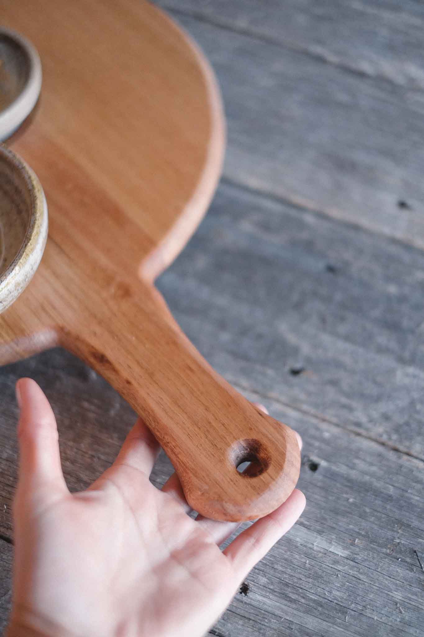 Tasmanian Oak Charcuterie Board w/ 3 Wild Clay Serving Bowls — Round 33cm