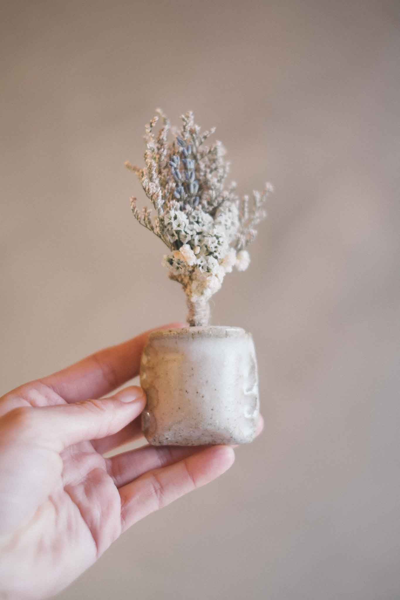 Magnetic Tiny Vase — Soft White