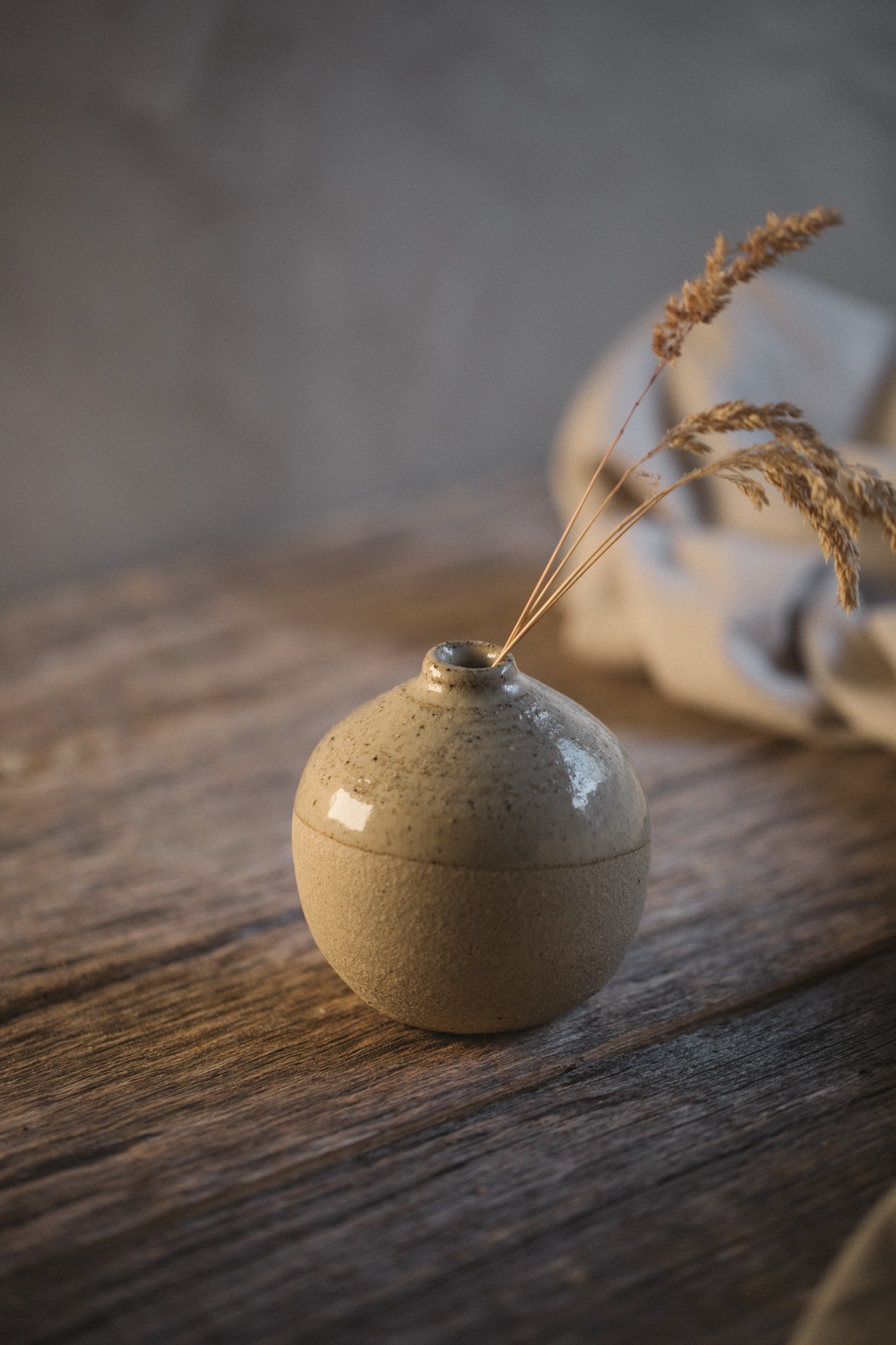 White Raw Earth Bud Vase