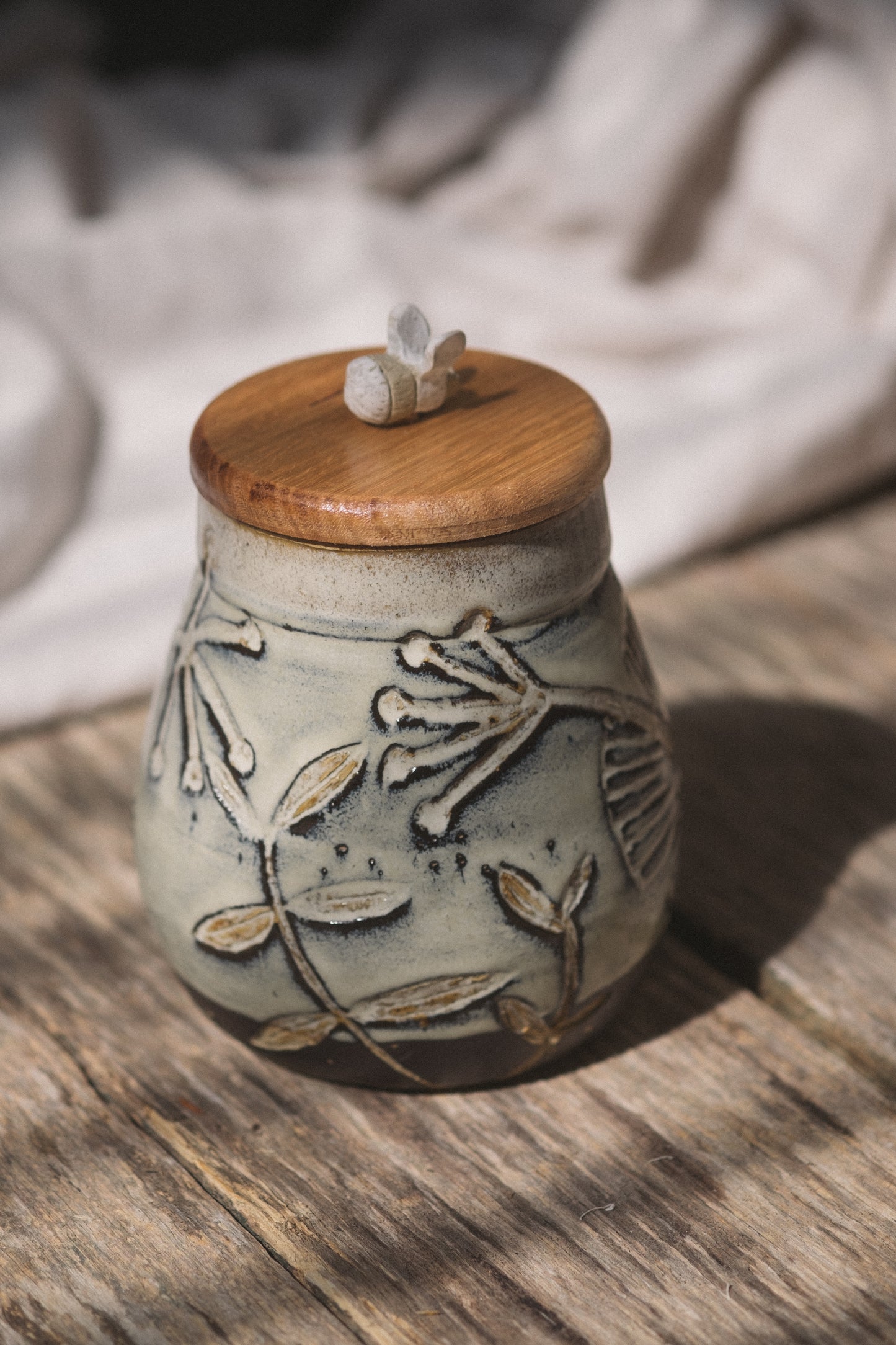 Flower and Bee Jar with Tas Oak Lid