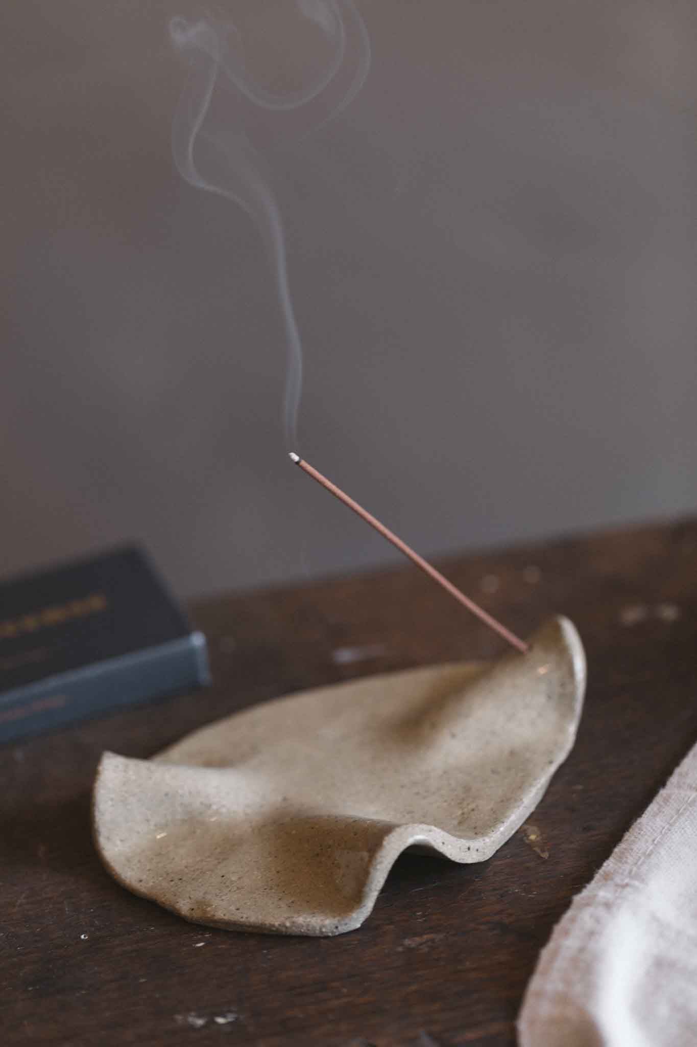 Wavy Incense Dish | Oblong | Gloss