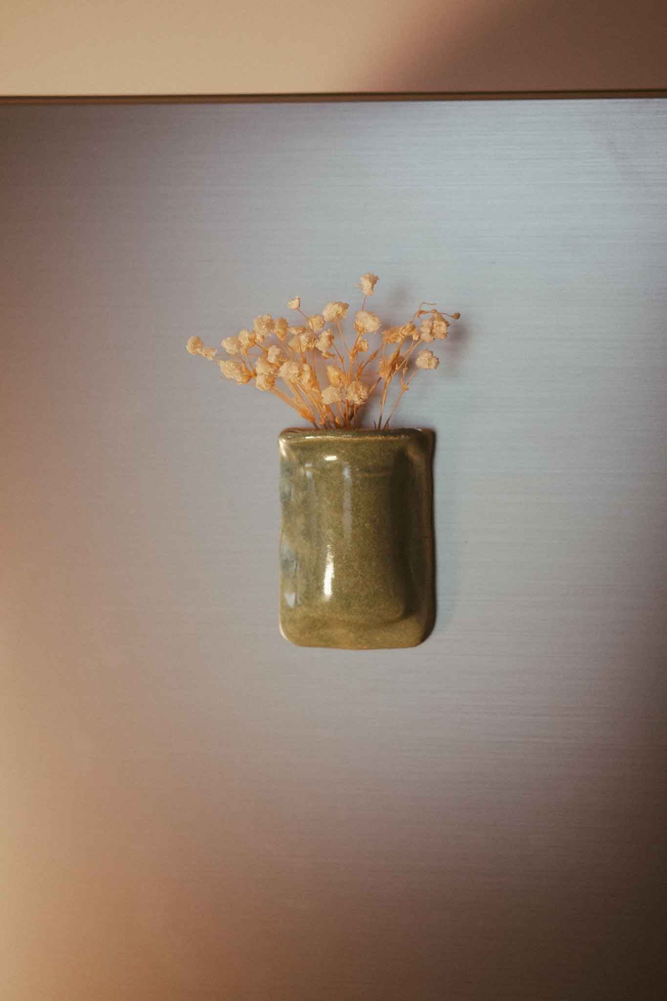 Magnetic Tiny Vase