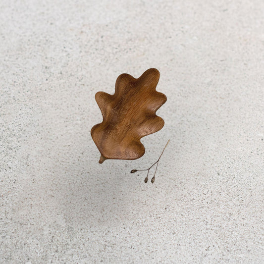 Flat Leaf Dish - Oak