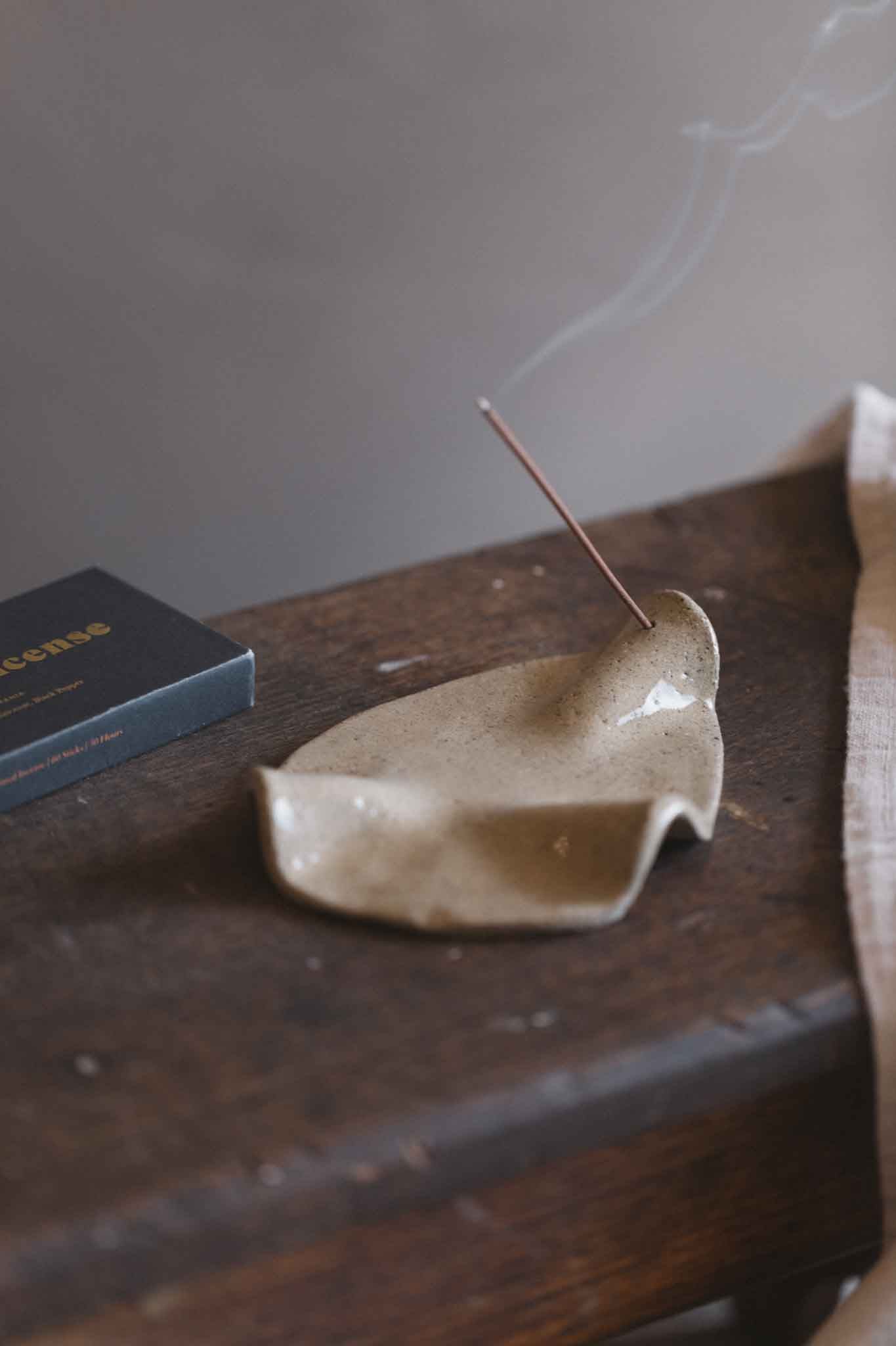 Wavy Incense Dish | Oblong | Gloss