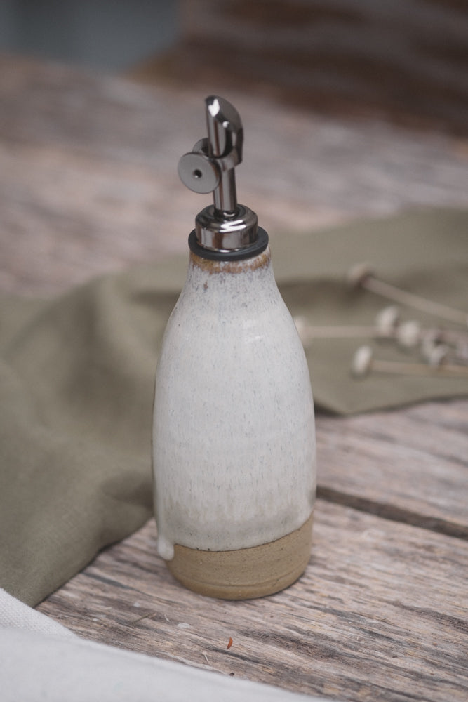 Wild Clay Oil Cruet – Handcrafted Elegance