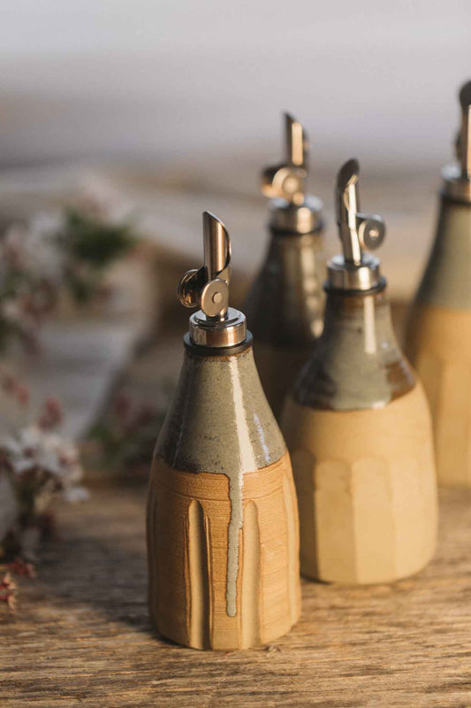 Wild Clay Oil Cruet – Handcrafted Elegance | Mariposa