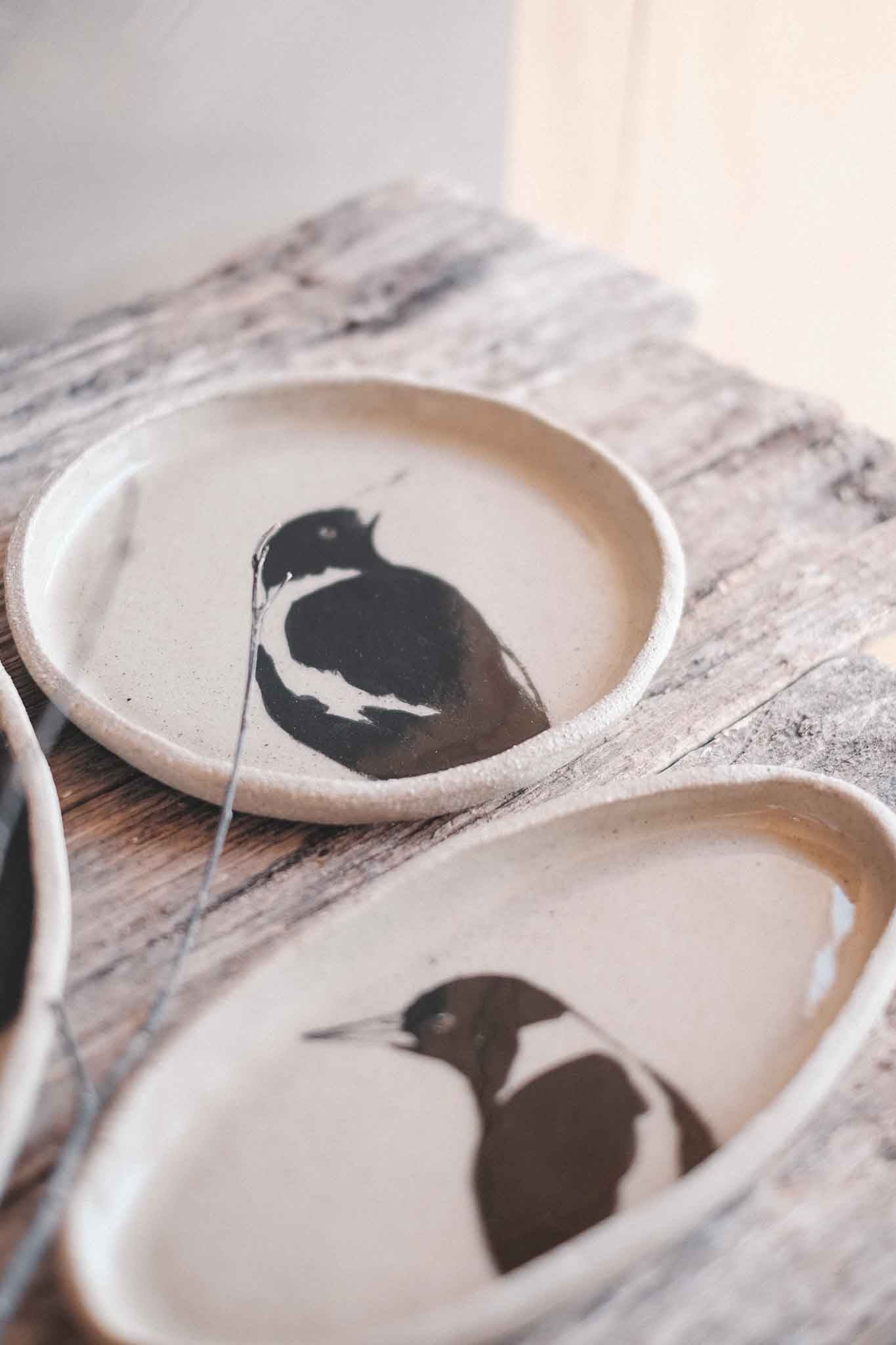 Magpie Plate Round