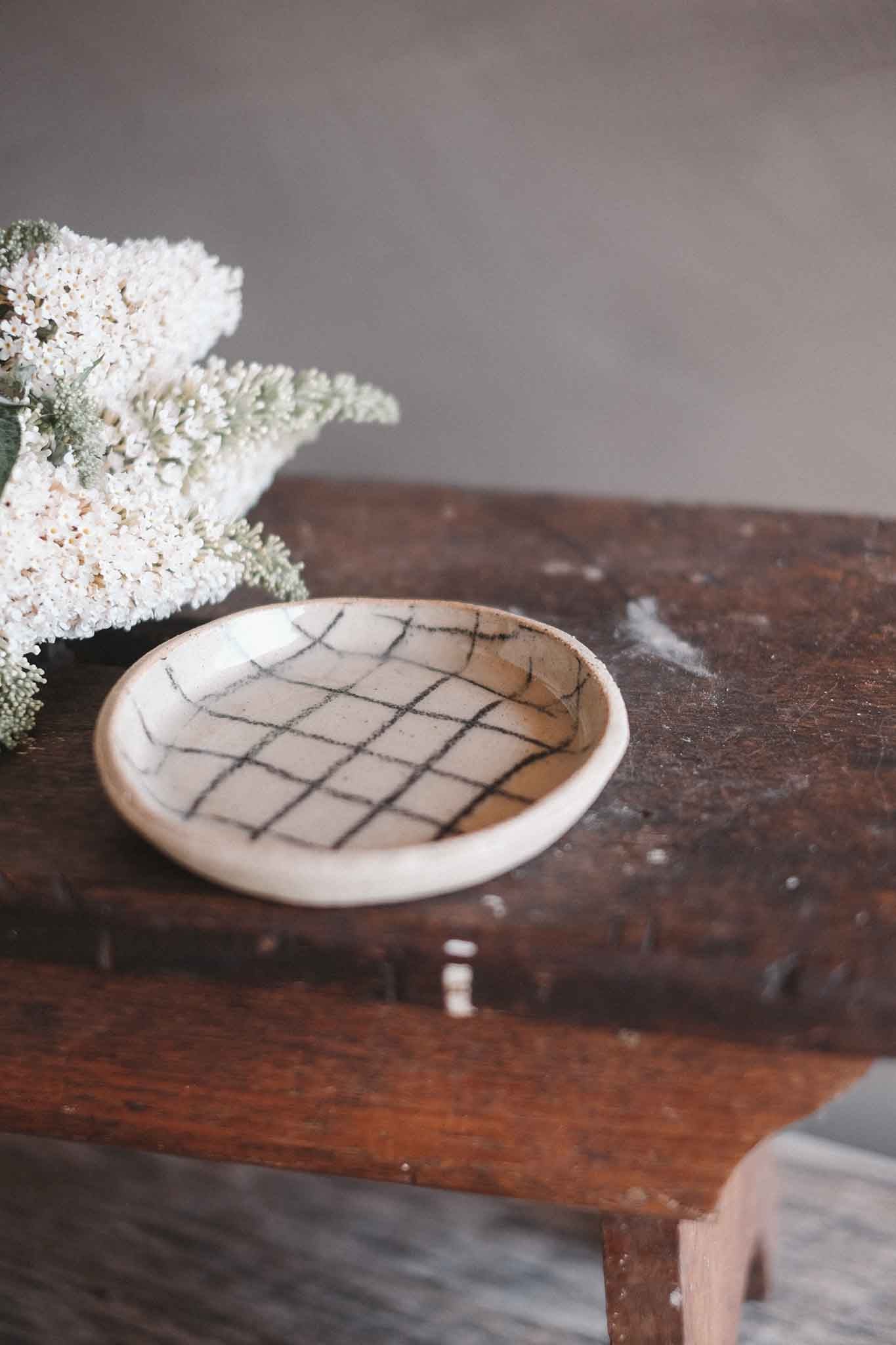 Small Hand-Drawn Linen Pattern Plate