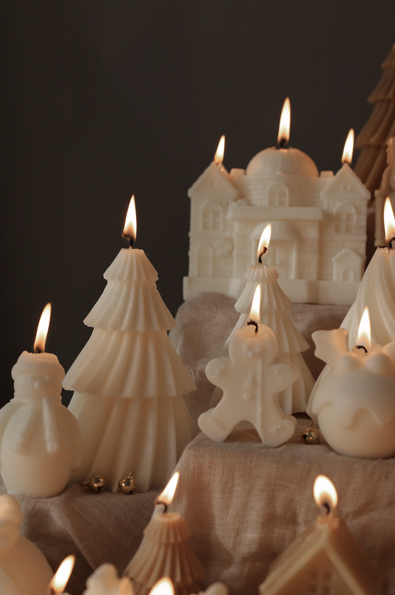 Sweeping Christmas Tree Candle: Large