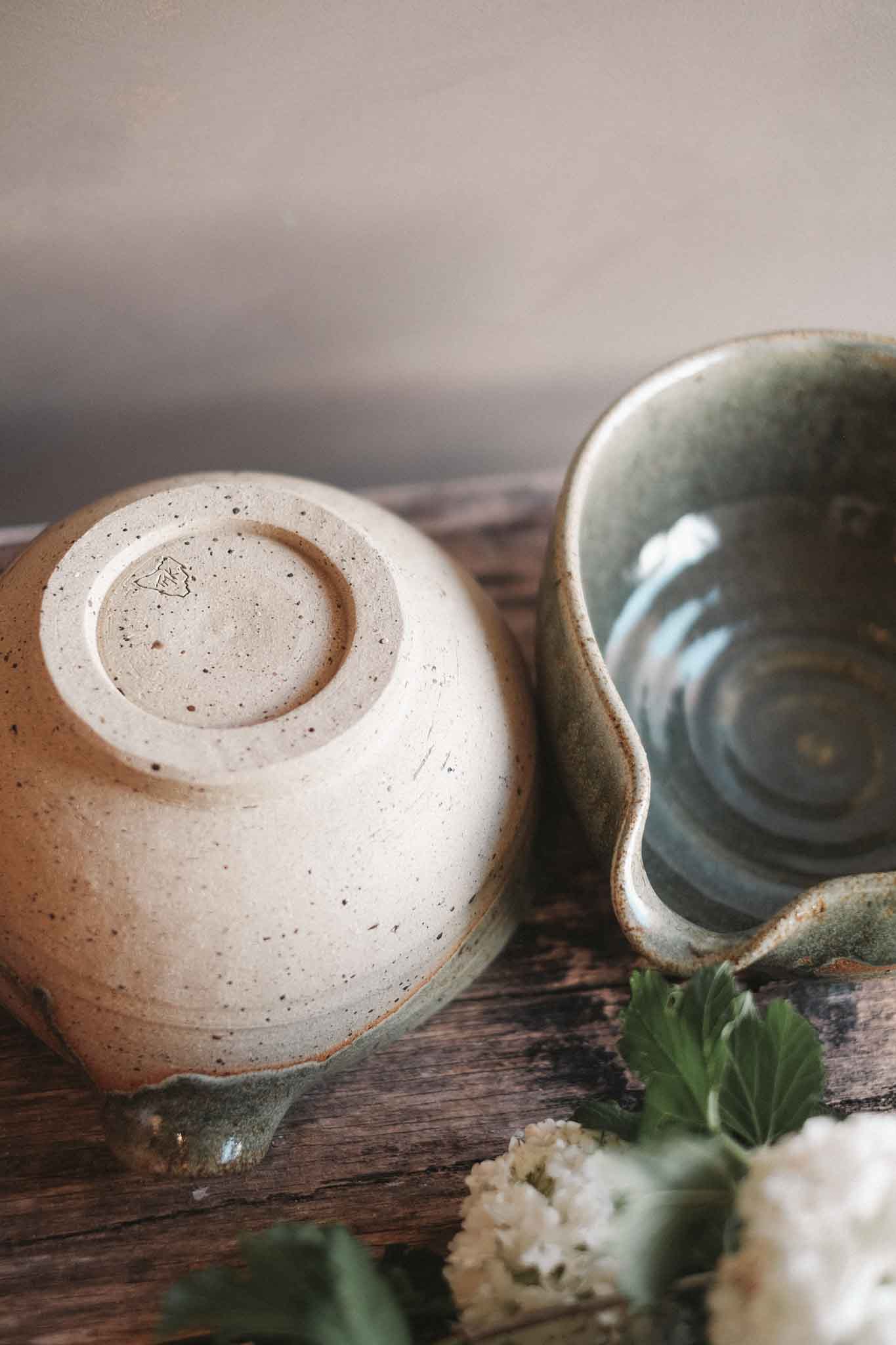 Wild Clay Mixing Bowl with Pouring Spout – Functional Beauty