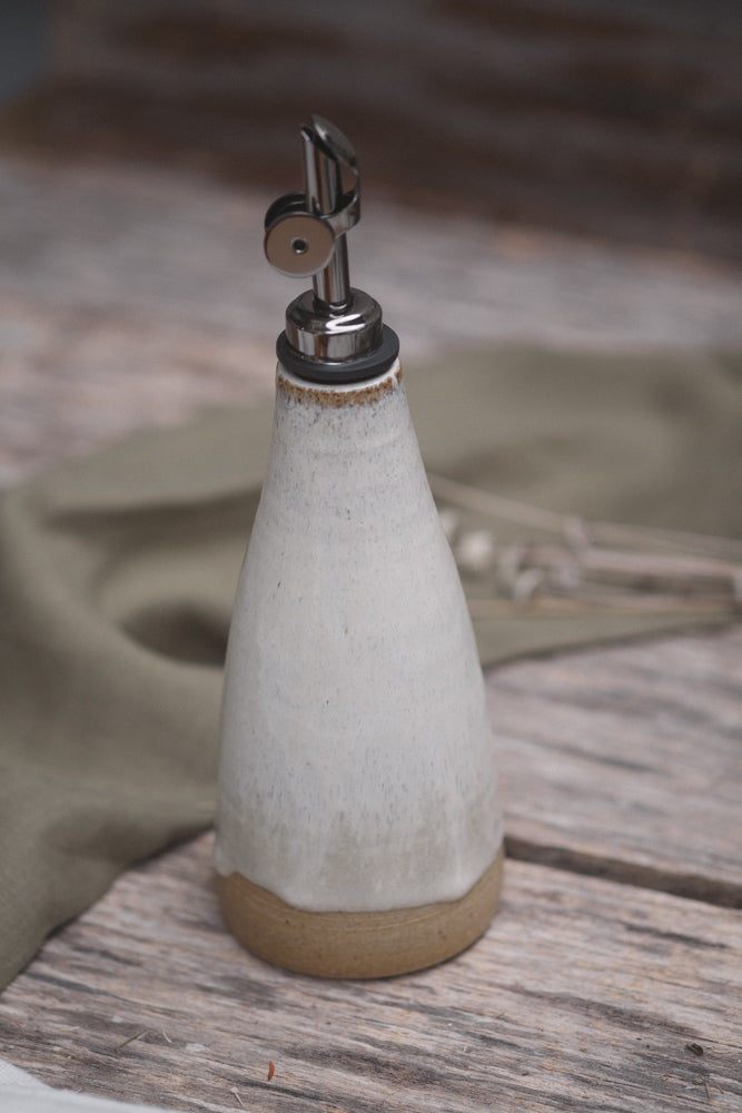 Wild Clay Oil Cruet – Handcrafted Elegance