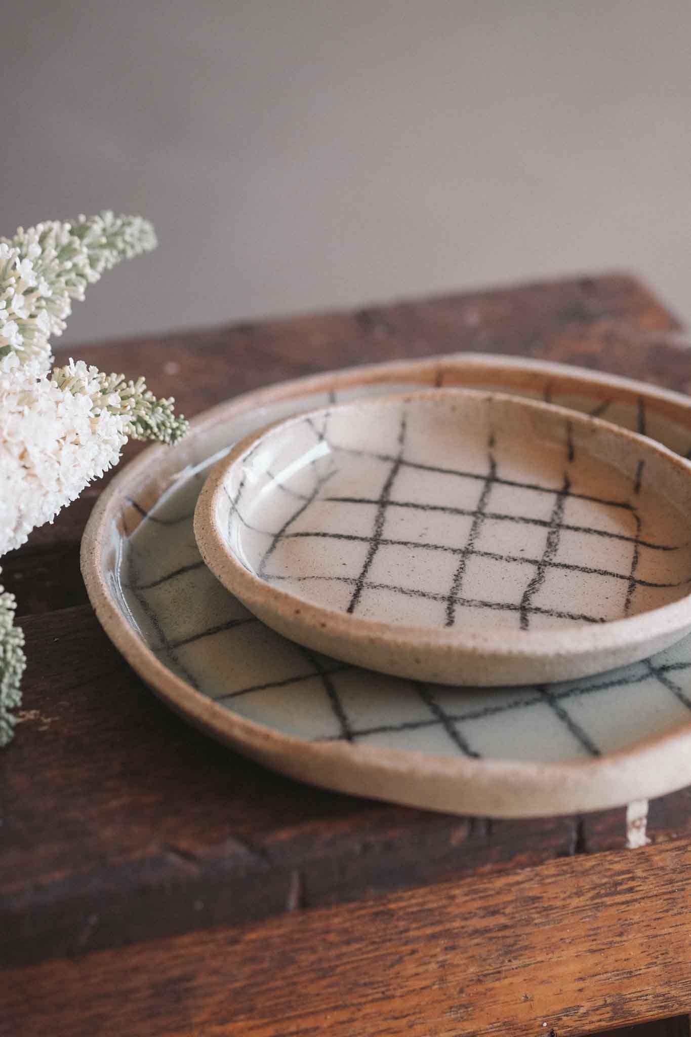 Large Hand-Drawn Linen Pattern Plate