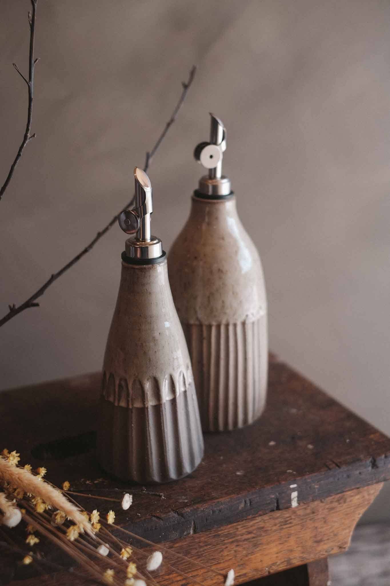 Regular Carved Oil Pourer