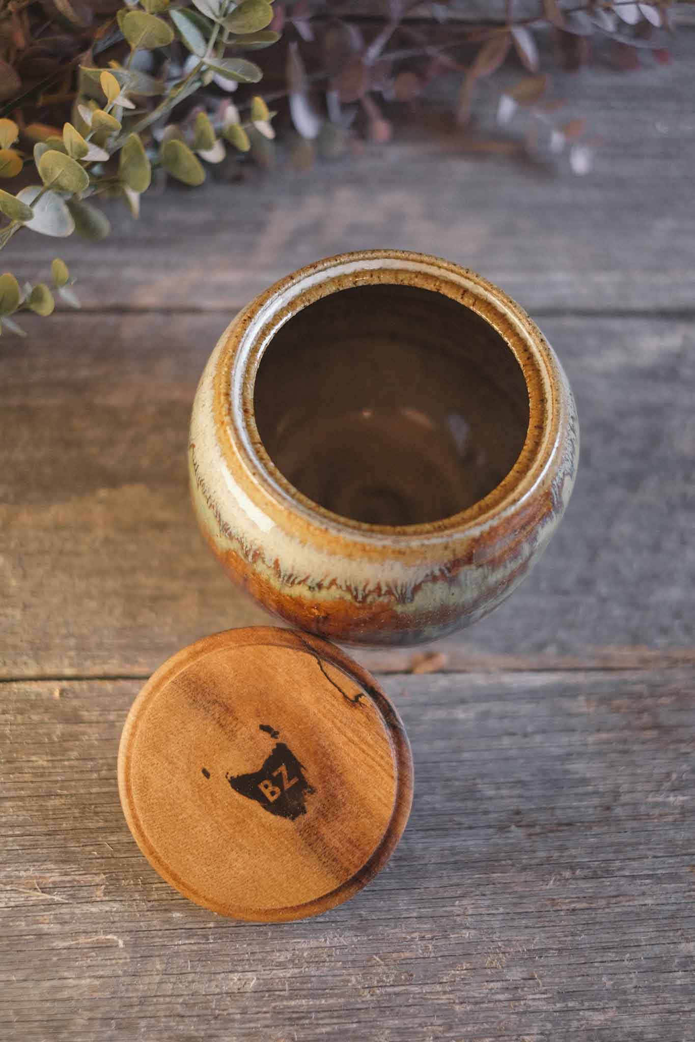 Medium Jar with Blackheart Sassafras Lid 11cm x 11cm