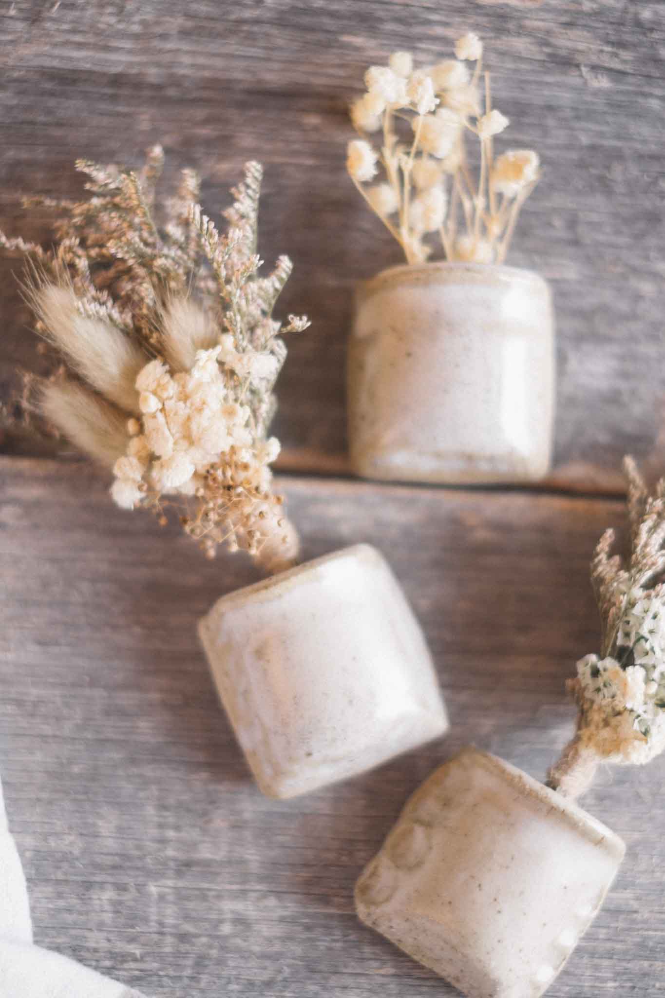 Magnetic Tiny Vase — Soft White