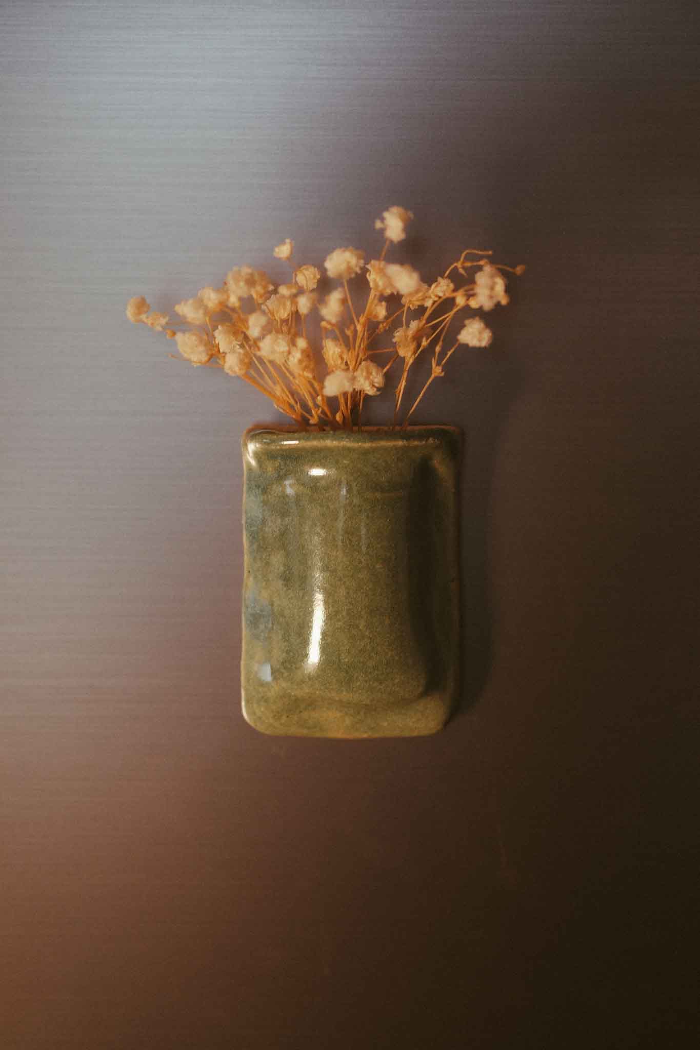 Magnetic Tiny Vase