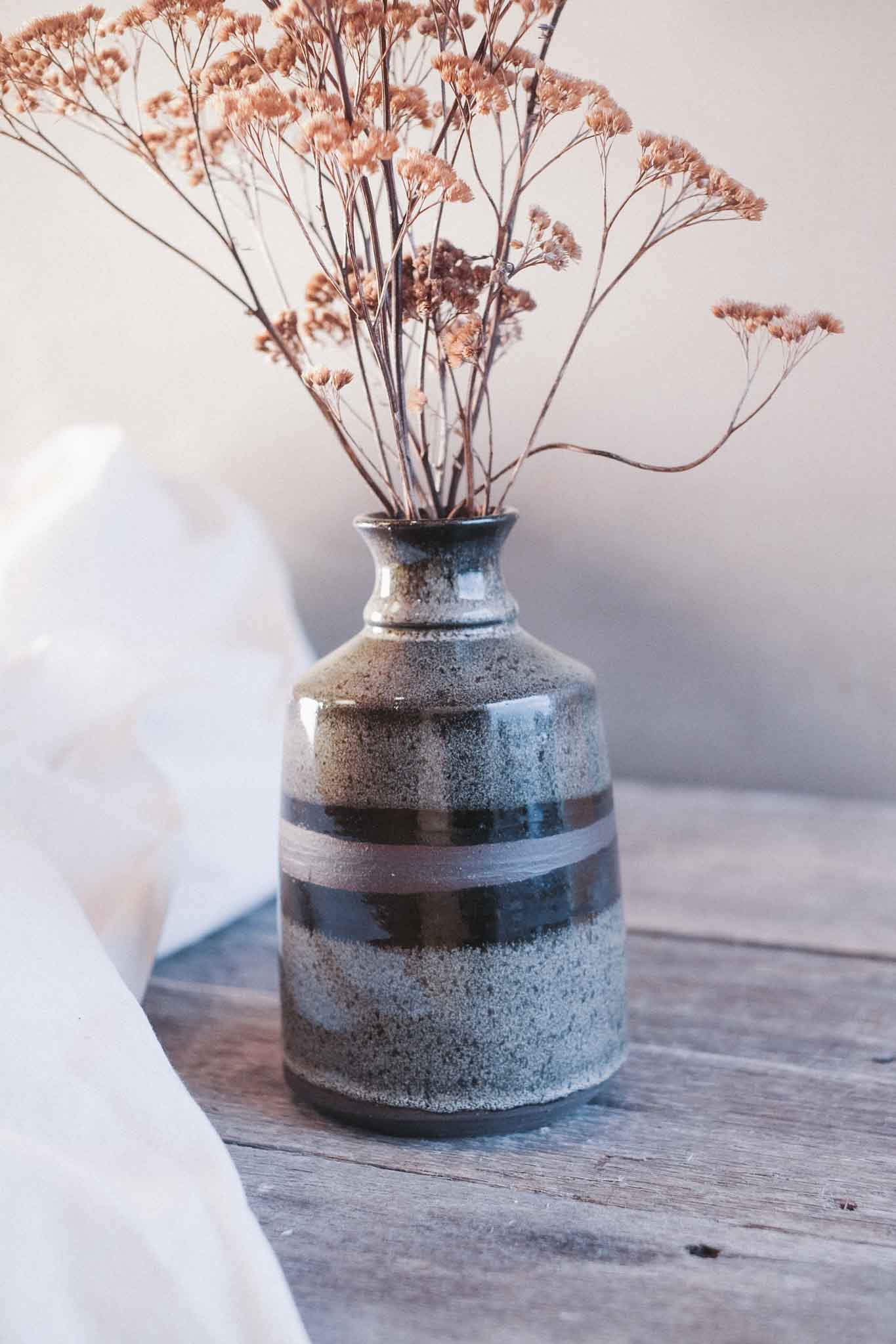 Tea-Dust Vase