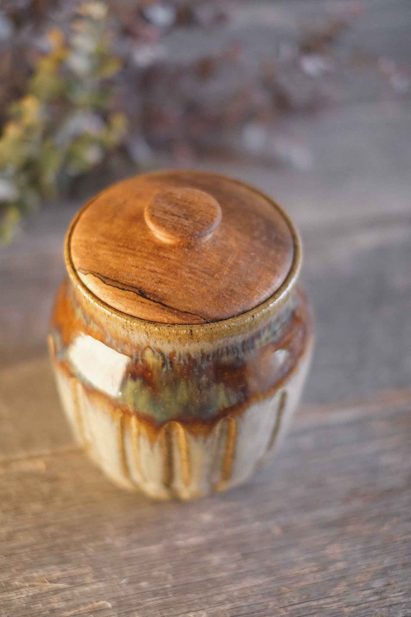 Large Jar with Blackheart Sassafras Lid 14cm x10cm