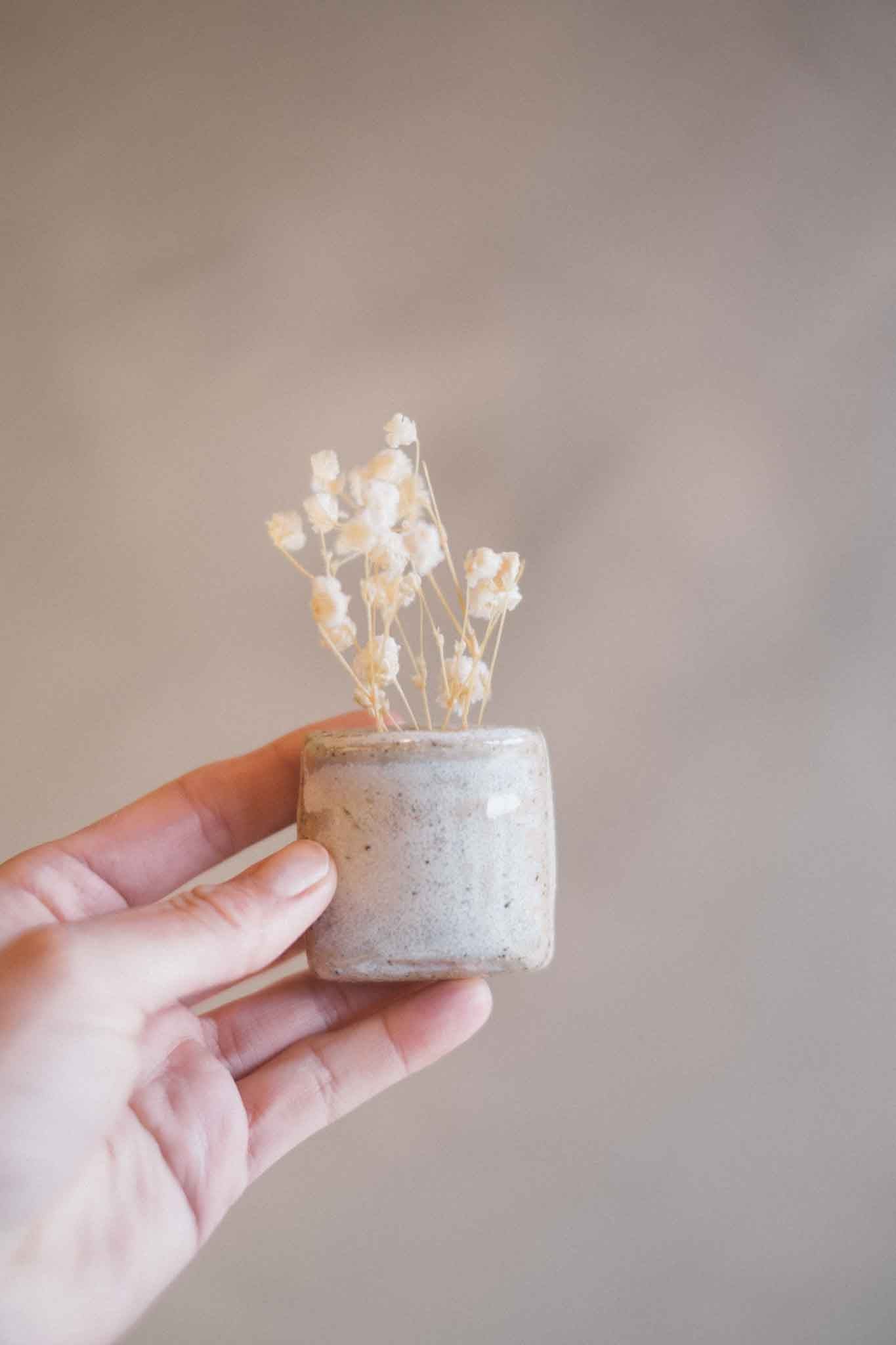 Magnetic Tiny Vase — Soft White