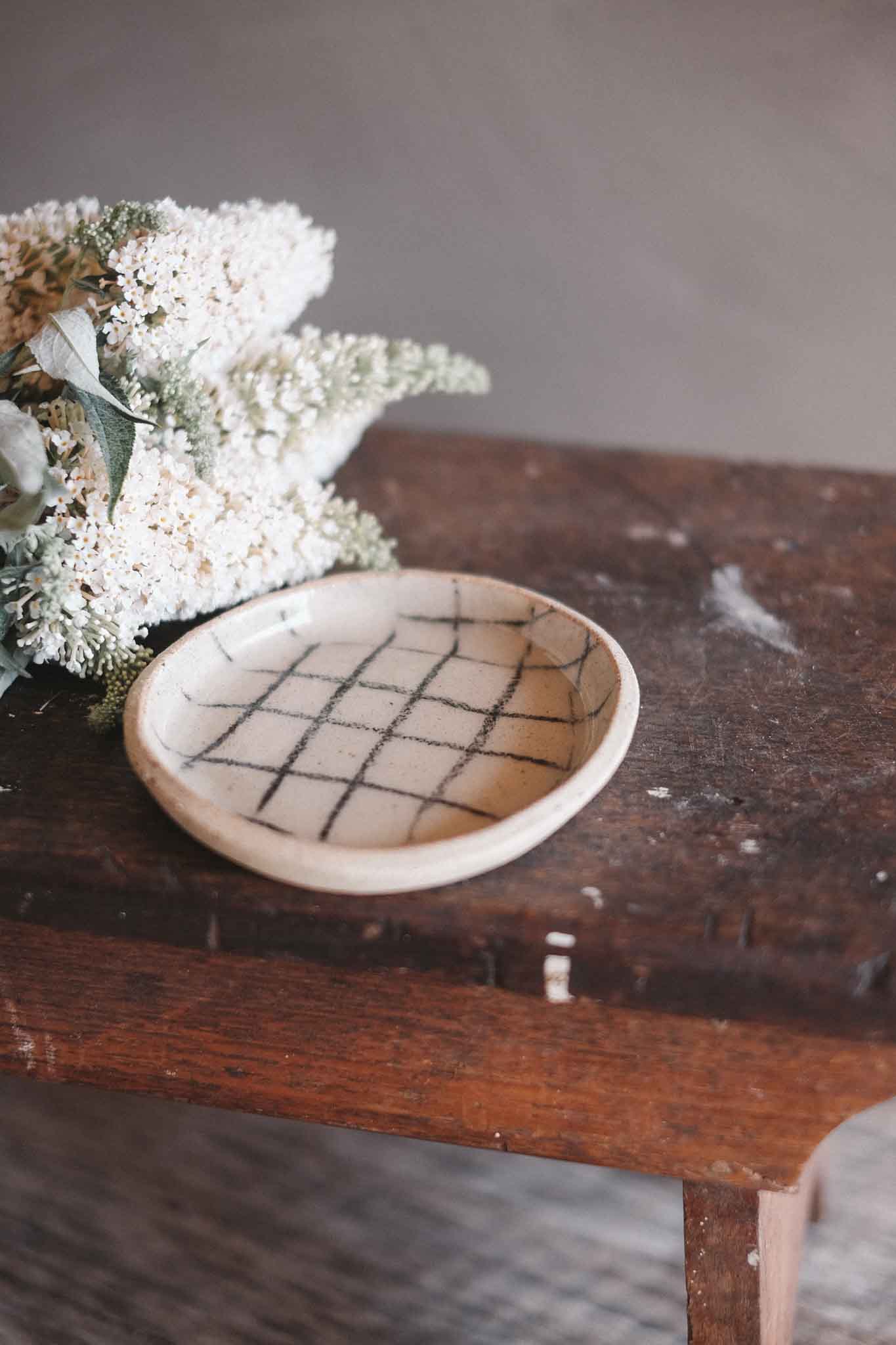 Small Hand-Drawn Linen Pattern Plate