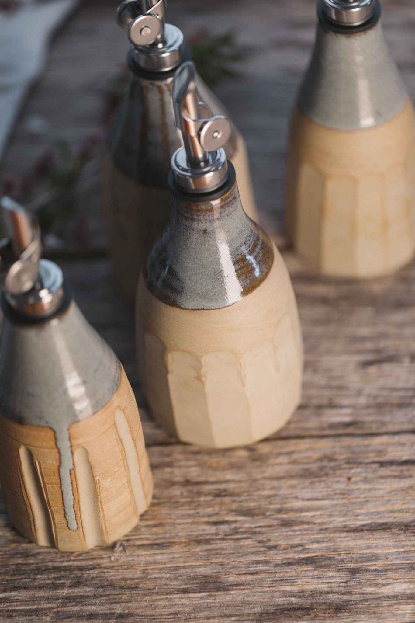 Wild Clay Oil Cruet – Handcrafted Elegance | Mariposa