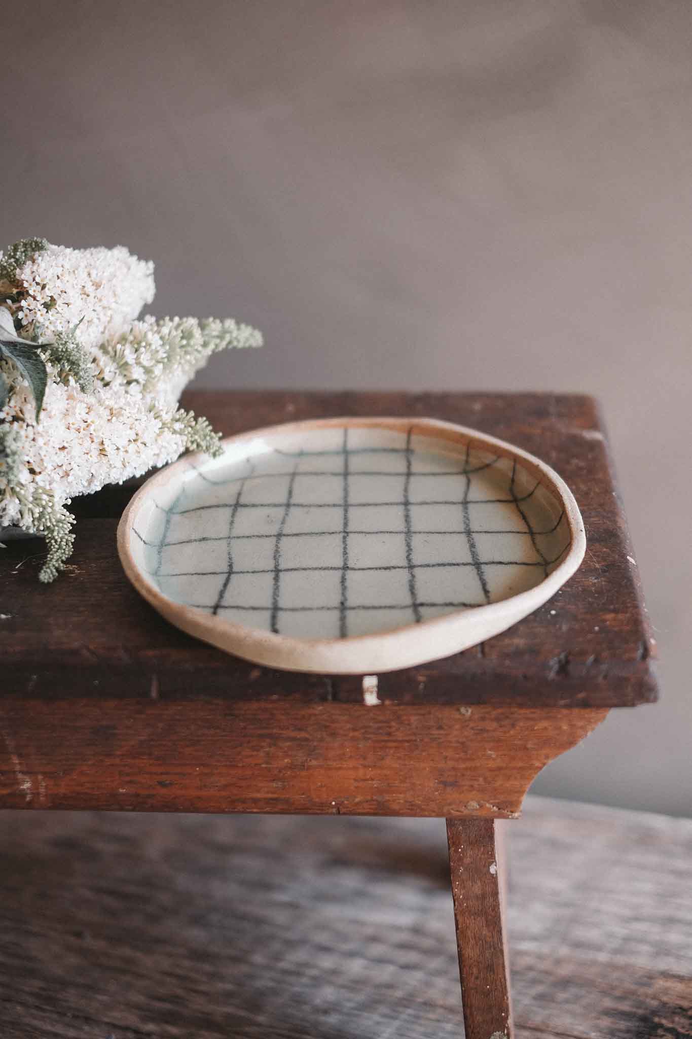 Large Hand-Drawn Linen Pattern Plate