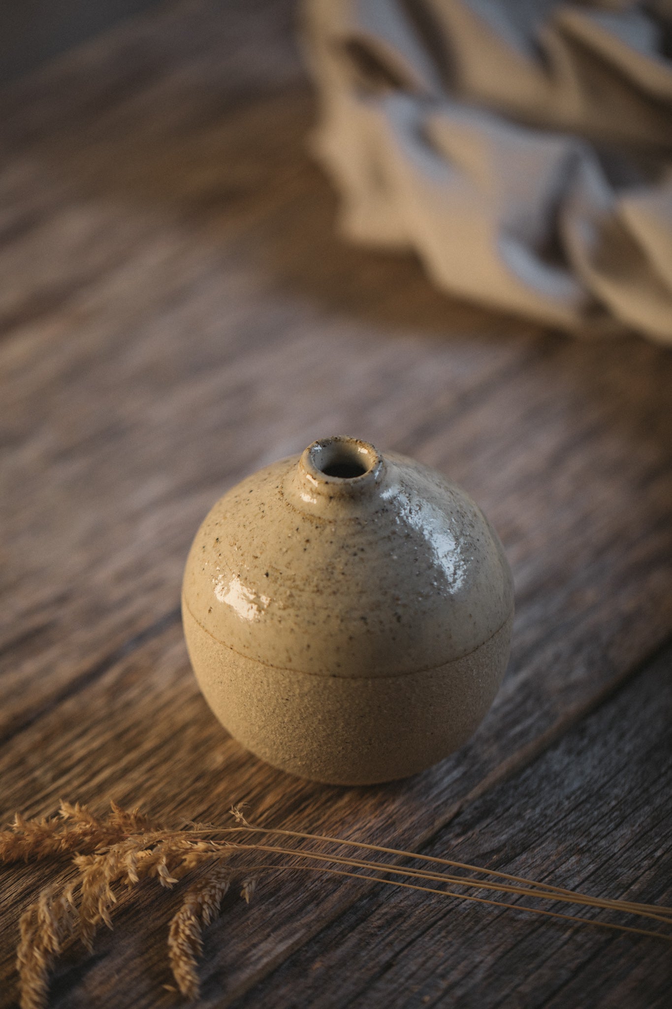 White Raw Earth Bud Vase