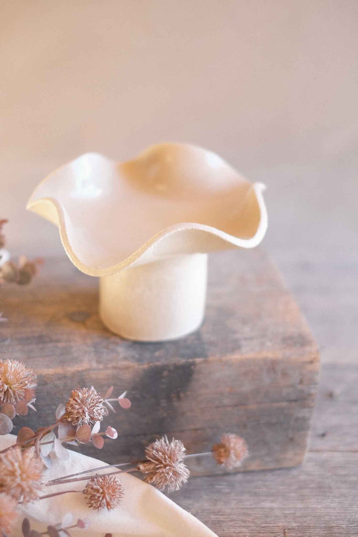 Wavy Pedestal Bowl – 17cm H