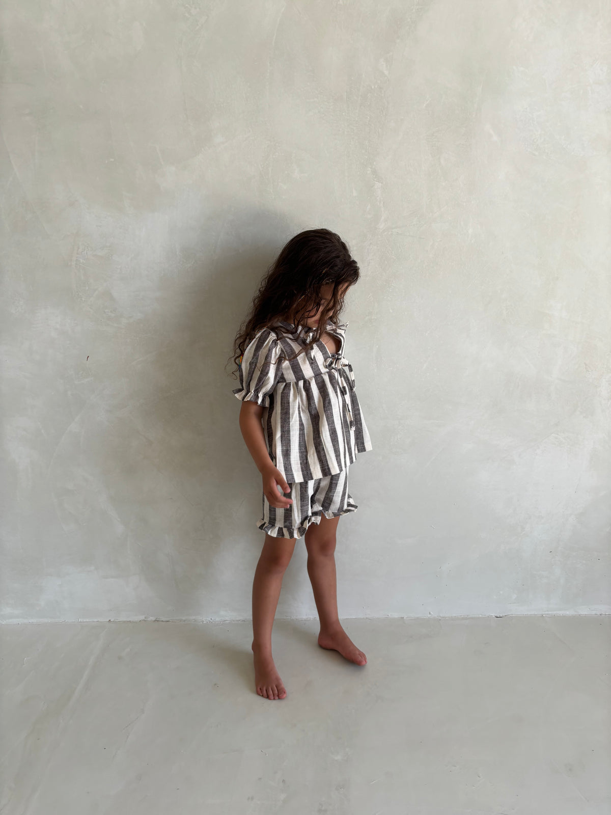 LINEN STRIPE TOP | CHARCOAL