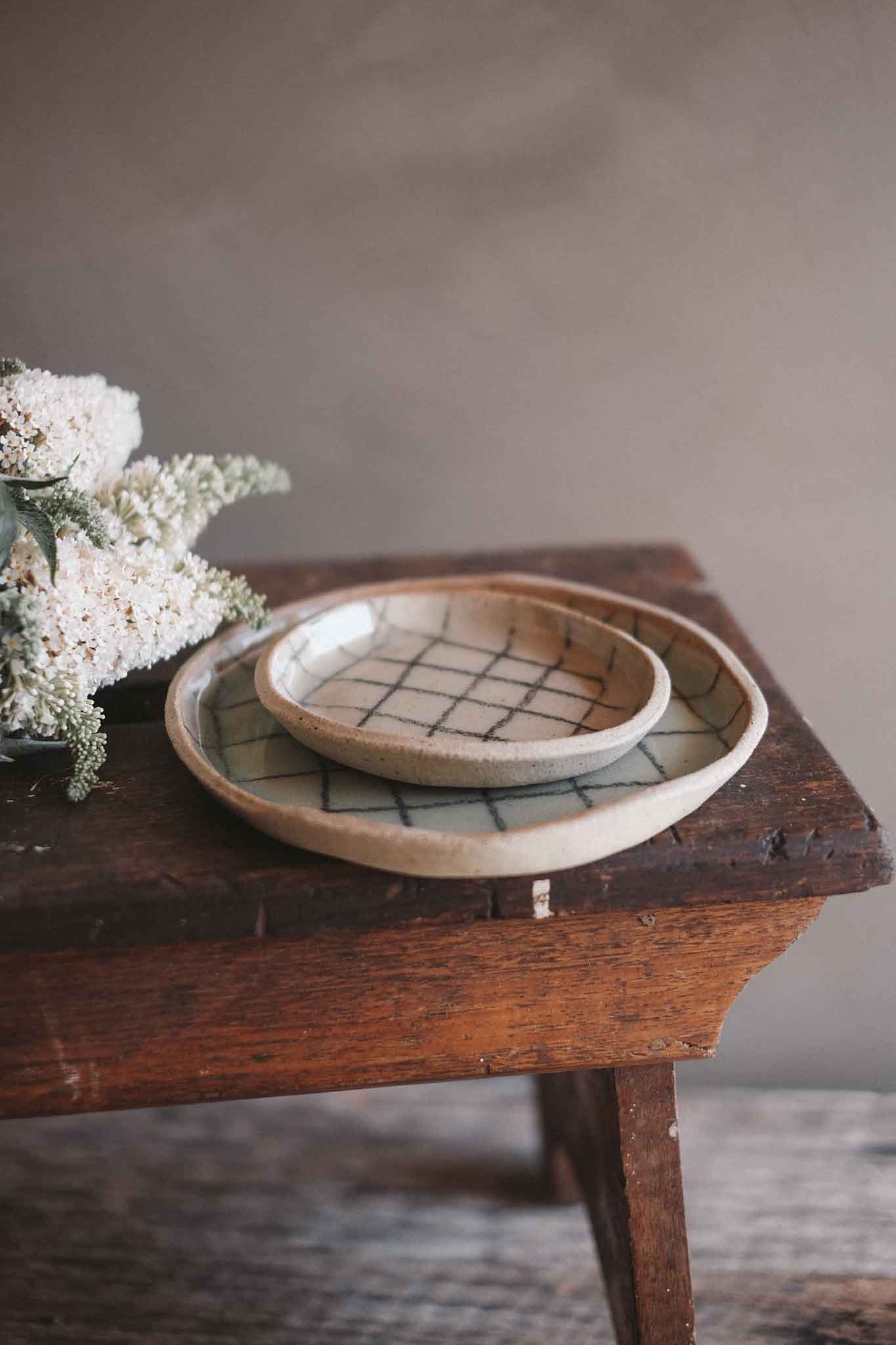 Small Hand-Drawn Linen Pattern Plate