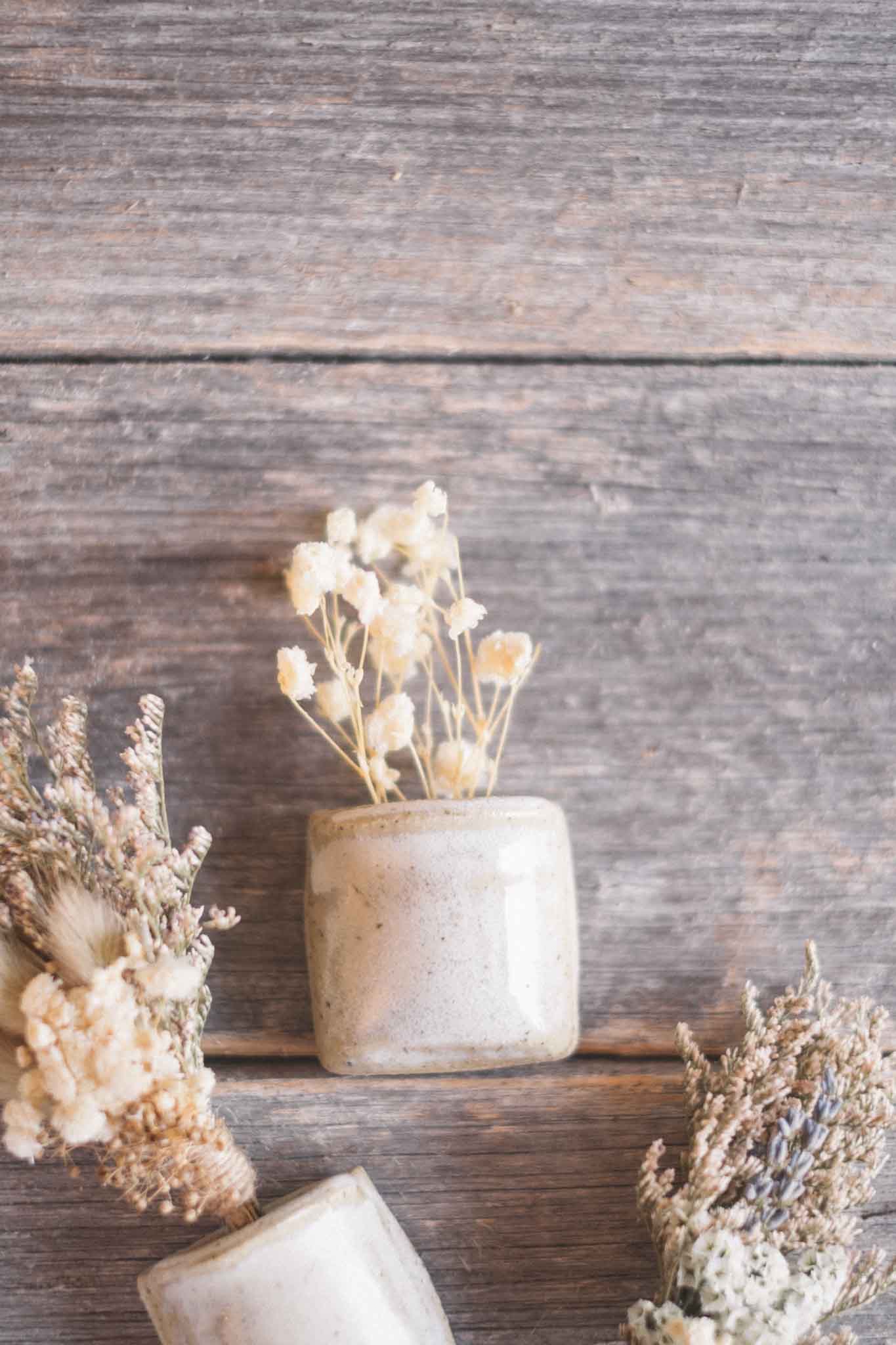 Magnetic Tiny Vase — Soft White