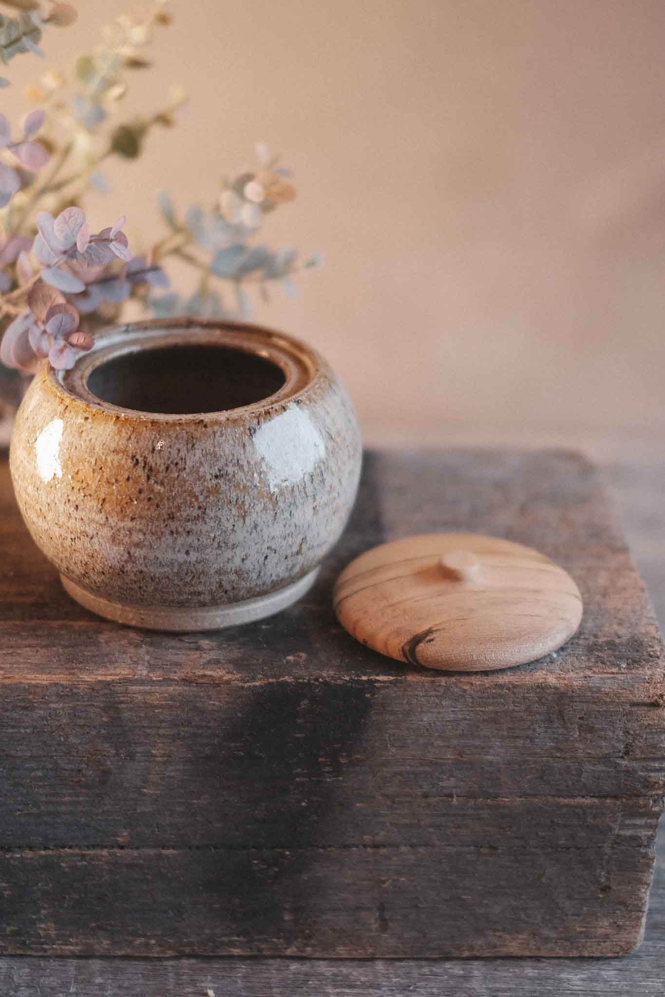 Ceramic Jar with Blackheart Sassafras Lid — Medium