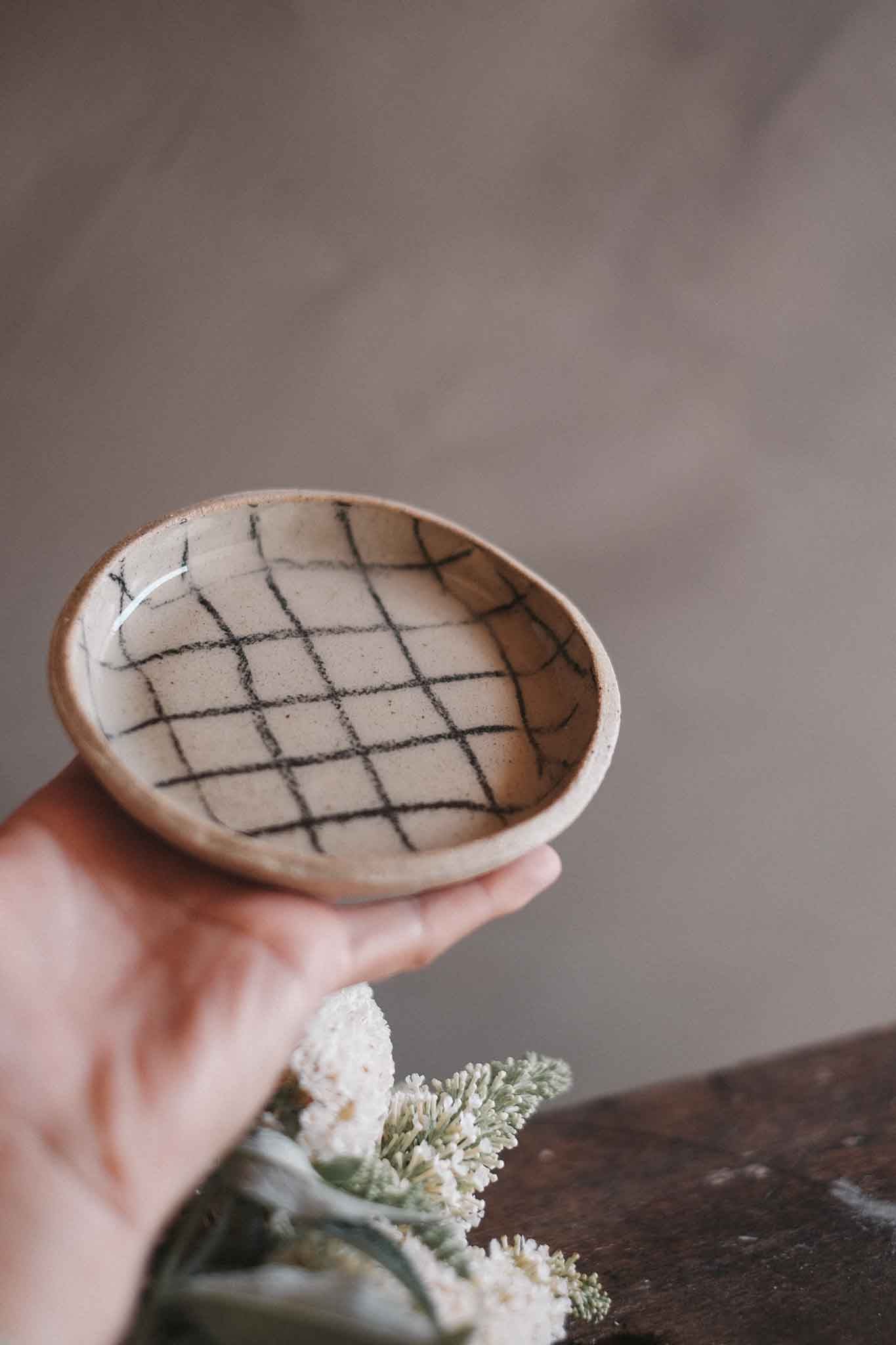 Small Hand-Drawn Linen Pattern Plate