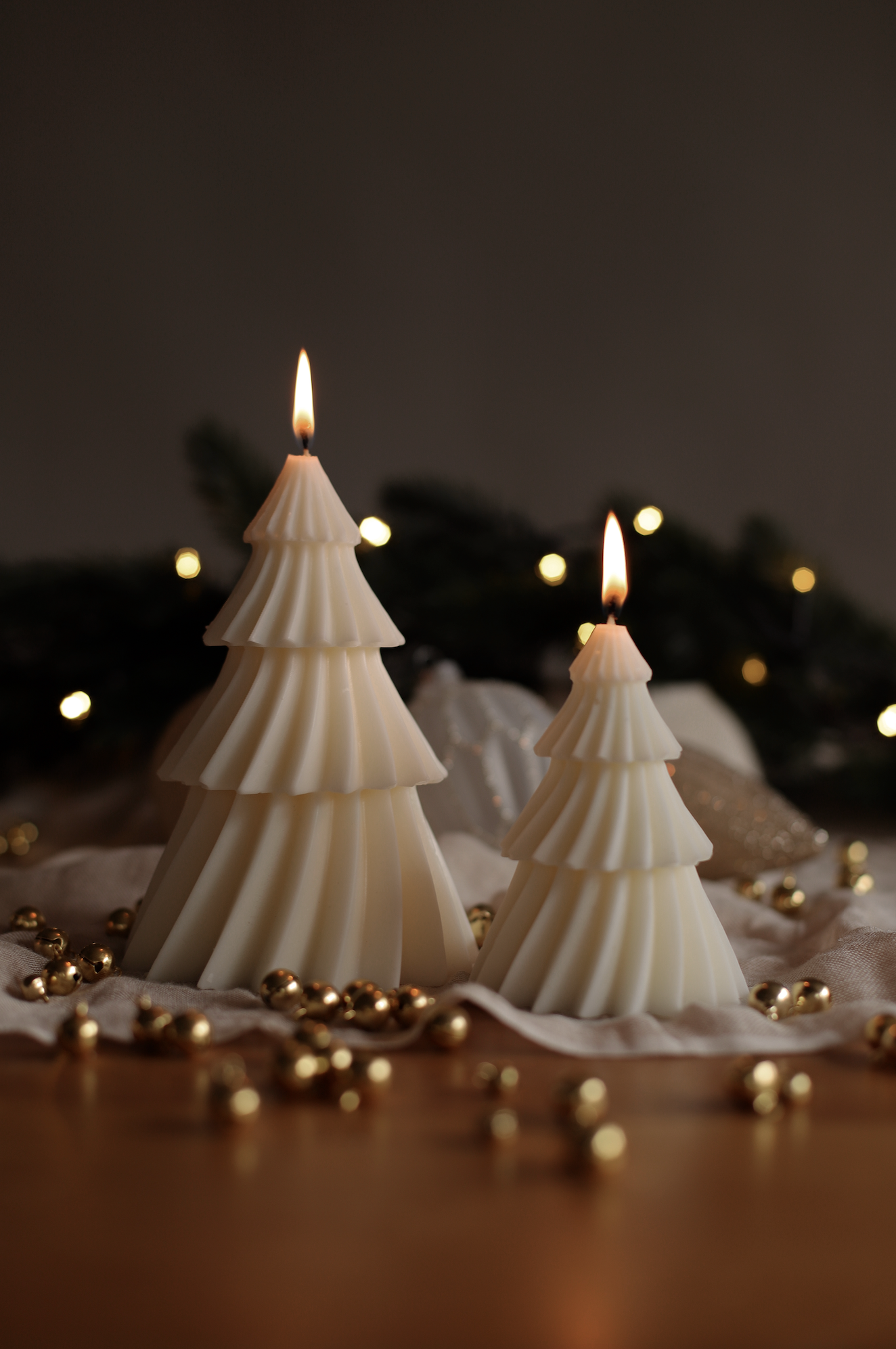 Sweeping Christmas Tree Candle: Large