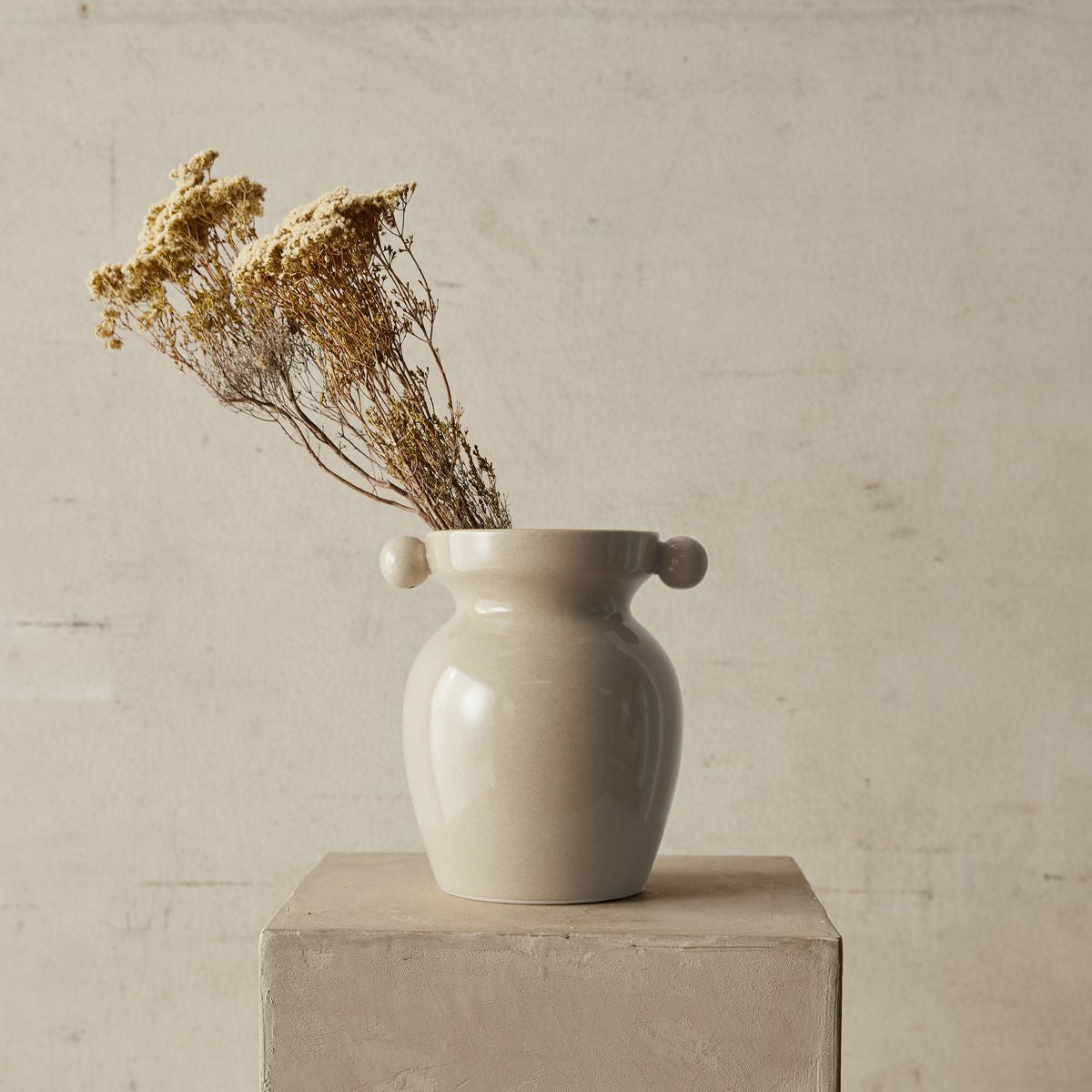 Earnest Vase | Clay